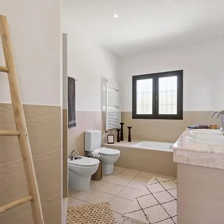 Exclusive With Private Pool & Gibraltar View *